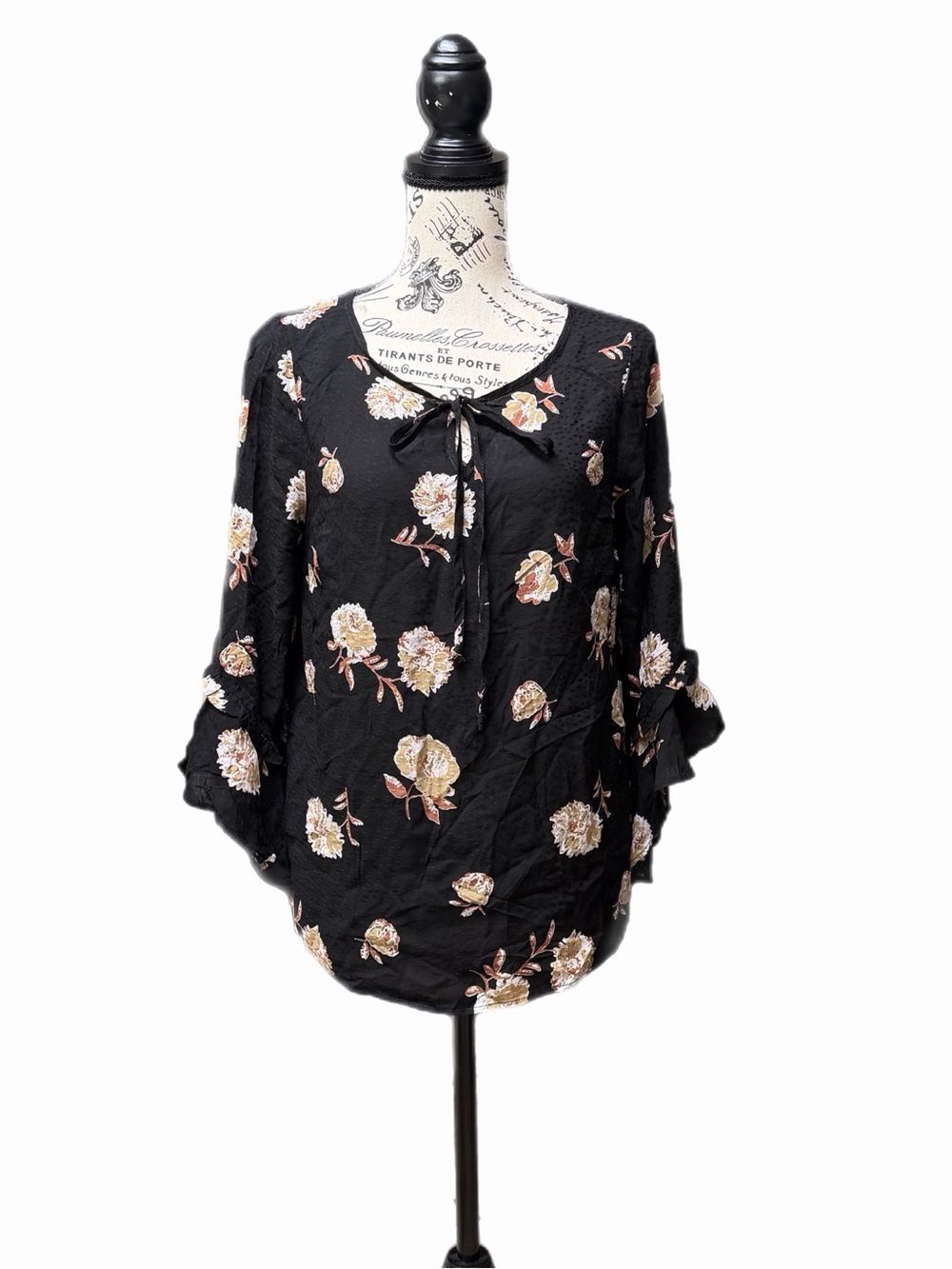 Everly Black Floral Round Neck Tie Ruffle Long Bell Sleeve Blouse M